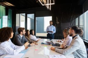 Leia mais sobre o artigo Como a terceirização transforma a primeira impressão do seu negócio