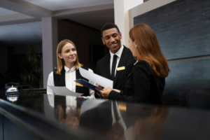 Leia mais sobre o artigo Serviços terceirizados para hotelaria: conheça as funções que fazem toda a diferença!